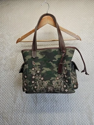 Bolso de hombro Nocona Satchel Camuflado Cuero bordado Boho Lg Excelente Foto 1 de 4