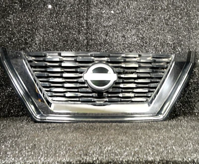NISSAN ROGUE Grille Radiator Front Upper Silver 62310-6RR0B  2021 2023 OEM - Image 1 of 4