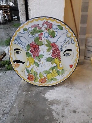 Tavolo in pietra lavica dipinto a mano. - Immagine 1 di 3