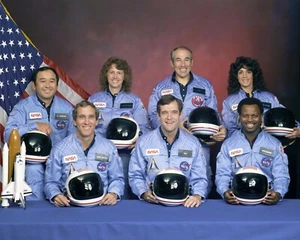 CHALLENGER SPACE SHUTTLE CREW 8x10 Photo Print - Imagen 1 de 1