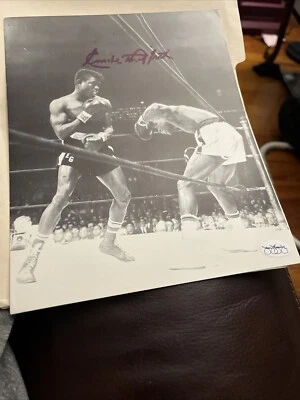 Foto autografiada de 8 x 10 del boxeador Emile Griffith de la corte - 1962 Benny Paret Fight JSA# Foto 1 de 3