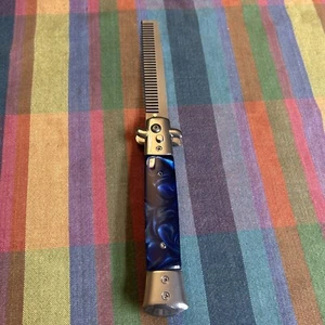 Automatic Push Button Folding Comb Switchblade Knife Looking Brush Pearl Blue - Picture 1 of 8