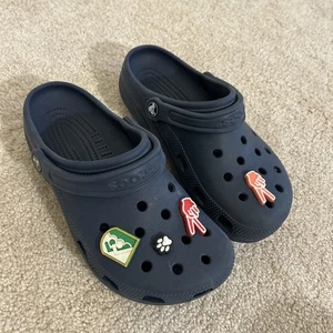 Crocs Unisex Clogs / Sandals M 5 / W 7 Navy Blues - Picture 1 of 6