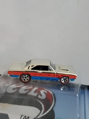 Hot Wheels Target Super Chromes 10 Car Tin Set Exclusive '68 Dodge Dart - Image 1 of 4