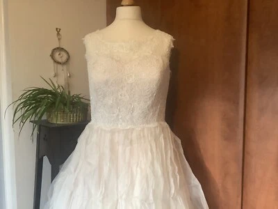 Wedding Dress Ivory & Co  Size 20 Bespoke Corset Back Blush  And White Retro - Image 1 of 4