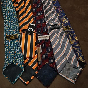 5 SILK TIES (2 FENDI, FRANK LLOYD WRIGHT, NTW Q BRAND AND ARMANI) SILK ITALY - Picture 1 of 17