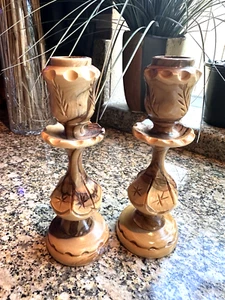 Par de candelabros vintage tallados en madera de olivo Jerusalén Israel - Imagen 1 de 6