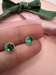 PANDORA 290738NRG Royal Green Droplets crystal stud earrings MAY retired Genuine - Picture 1 of 7