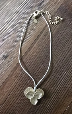 NWOT CHICO'S WOMEN'S 3D FLORAL PENDANT NECKLACE  GOLD TONE ON FABRIC CORD  - Image 1 of 4