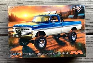 MOEBIUS MODELS 1/25 1971 FORD F-250 CUSTOM 4X4 PICKUP TRUCK MODEL KIT # 2567 F/S - Foto 1 di 21