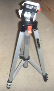 NEW Tripod SLIK 960G-QL Insta-Lok Lightweight Aluminum 55" tall when open - Picture 1 of 2