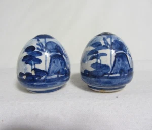 DE COLECCIÓN SALEROS Y PIMENTEROS PEQUEÑOS DE CERÁMICA AZUL Y BLANCO MARCADOS - Imagen 1 de 6