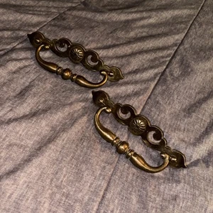 Vintage Antique brass flower drop bail drawer pull 5 1/4" - Picture 1 of 6