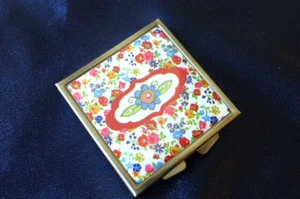 Fashionable Sewing Kit Case...Ditsy Flowers...trendy...one of a kind! - Picture 1 of 2