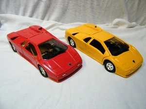 LOTTO DUE MACCHININE POLISTIL LAMBORGHINI DIABLO SCALA 1/25 - Foto 1 di 5