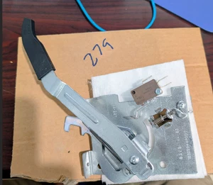 GE WB02K10144 Genuine Range Oven Door Lock Handle and Latch Assembly - Picture 1 of 1
