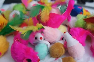 CAT KITTEN CATNIP FAUX FUR MOUSE RATTLE FUR MICE MULTICOLOURED & BRIGHT X 1-24 - Picture 1 of 5