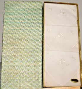 VTG LOOM MASTER IRISH LAWN LINEN FLORAL HANDKERCHIEFS HANKIES PACKAGE OF 3 NEW - Picture 1 of 9