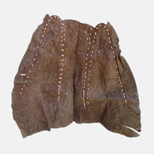 Capa de cuero Masai con cuentas conchas de Cowrie Kenia - Imagen 1 de 4