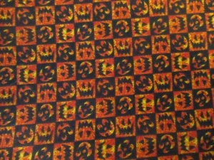 2 YDS ORANGE & BLACK PUMPKINS IN SQUARES 100% COTTON OOP - Picture 1 of 3