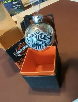 Harley-Davidson Árbol de Navidad Bola de Plata Adorno De Colección 2006 Nuevo Gran Regalo Foto 1 de 4