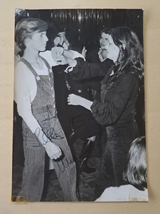 LUCIA BOSÉ und MIGUEL BOSÉ / ORIGINALFOTO MIT WIDMUNG VON MIGUEL BOSÉ / 1972 - Bild 1 von 3