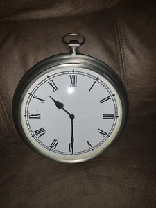 Übergroße Taschenuhr Wanduhr schwer silber Metall 9" rund - Ziel funktioniert - Bild 1 von 7