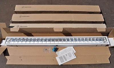 4x Trilux Typ 3911RSX/35/49/80 / Rasterleuchte / Rasterlampe / Einbauleuchte