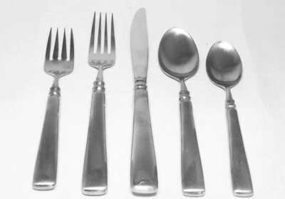 MOTIF by Oneida Community 5 Piece Place Setting 18/8 NEW NEVER USED made USA - Image 1 of 4