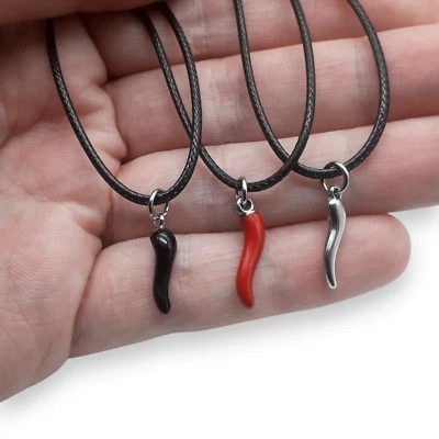 Collana ciondolo Cornetto Corno ROSSO ARGENTO NERO corda tipo caucciu Uomo Donna - Immagine 1 di 4