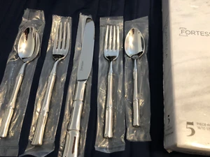 Fortessa 18/10 Stainless Flatware 5 PIECE PLACE SETTING New in box - Picture 1 of 8