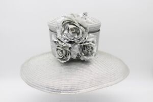 Gleaming Womens Silver Hat Metallic Silver Straw Fabric Flower Accents