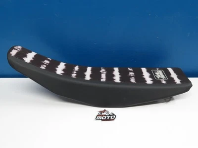 2010-2013 Yamaha YZ450F OEM Seat w/ Thrill Seekers Cover (Saddle Stock Foam) - Image 1 of 4