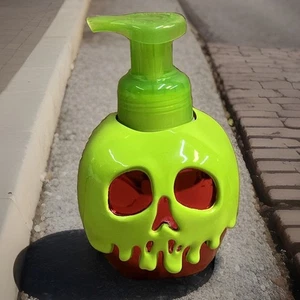 Bath Body Works 🍎Disney Villains Evil Queen Poison Apple Hand Soap Dispenser - Picture 1 of 4