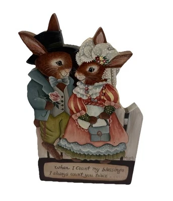 Placa de pared de madera real pintada a mano de colección para cortejar conejos firmada por Art Cali Foto 1 de 4