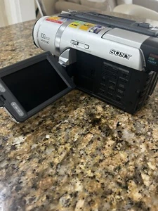 Sony DCR-TRV620E videocamera digitale 8 (riproduzione digitale 8 Hi8 8 mm video 8) - Foto 1 di 11