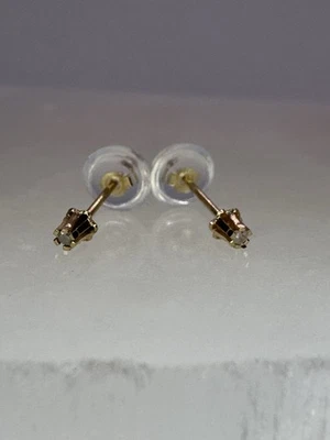 14K Solid Gold Vintage 2.5MM Lab Created Diamond Chip Solitaire Stud Earrings - Image 1 of 4