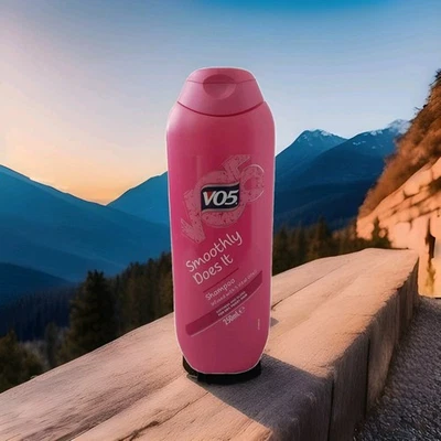 VO5 Smoothly Does It Shampoo Infused with 5 Vital Oils For Dry & Fizzy Hair - Image 1 of 4