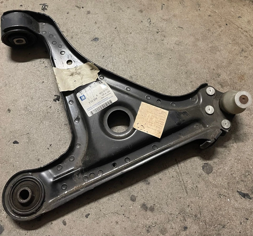 1997-2001 OEM GM Cadillac Catera Front Right Suspension Control Arm 90576789 - Image 1 of 1