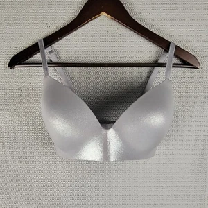Victoria's Secret Bra size 32DD sexy Polyamide blend silver shiny no wire - Picture 1 of 11