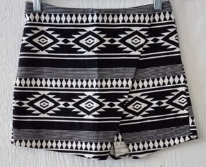 Hollister Women's size 0 Southwestern Print Skort - Picture 1 of 8