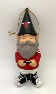 Chicago Bulls Gnome Adorno Equipo de Baloncesto de Navidad con Licencia de la NBA 5,5" NUEVO - Imagen 1 de 3