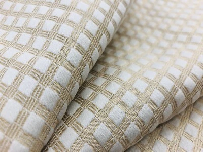 Tela de refuerzo de celosía de diamante a pequeña escala Lelievre - cuadrilla / crema 4,30 yardas Foto 1 de 3