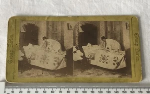 Man Climbing Into Bed + Wife Antique Victorian GROUP SERIES Stereoview Photo - Bild 1 von 1
