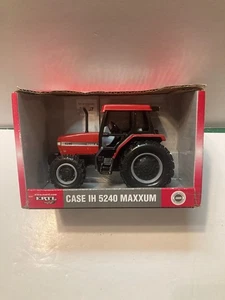 New 2005 ERTL Case IH 5240 Maxxum Tractor 1:32 READ - Picture 1 of 4