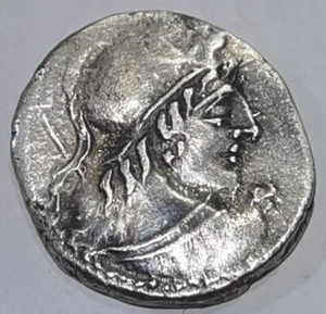 REPUBLIQUE ROMAINE - CORNELIA Denier 88 av J-C ROME revers VICTORIA dans un Bige - Imagen 1 de 4
