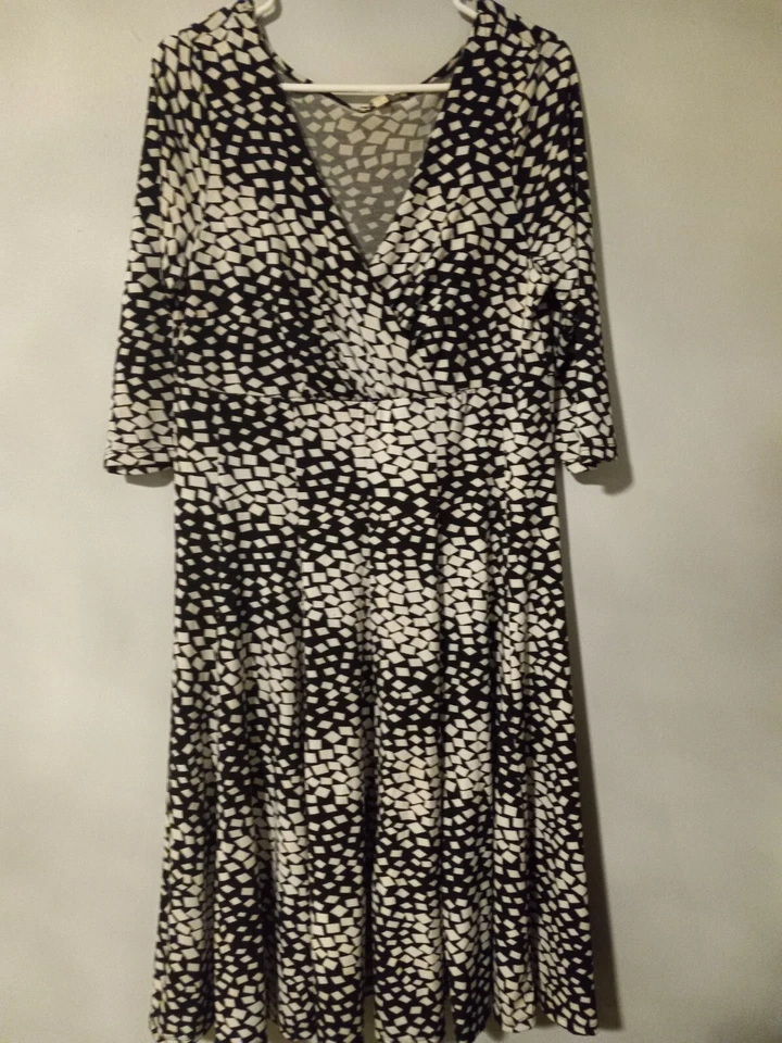 Vestido Floral Talla Grande Blanco y Negro Fit And Flare 1x *433 Foto 1 de 4