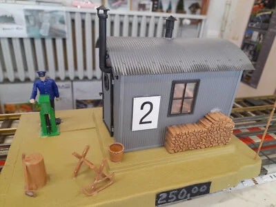 Spur G  POLA - BAHNWÄRTERBUDE  montiert  elektrische FUNKTION  AC / DC  10-20 V - Bild 1 von 4