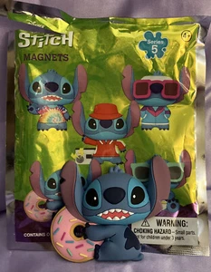 Disney Lilo und Stitch MIT DONUT 3D Blind Bag Mystery Magnet ULTRA SELTEN NEU - Bild 1 von 2