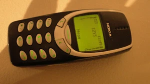 Nokia 3310 Oryginalny telefon komórkowy Made in Finland Fabryka odblokowany i ładowarka - Zdjęcie 1 z 10